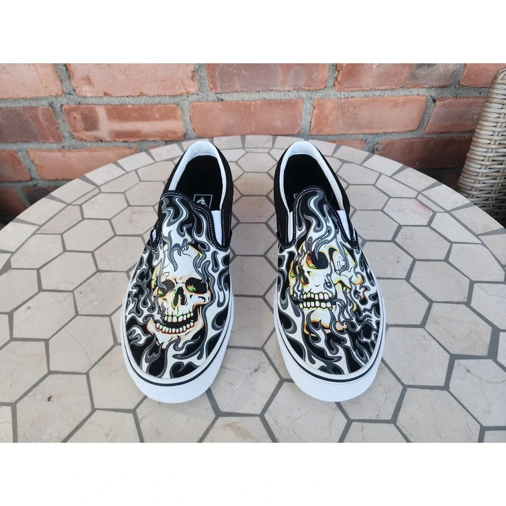 VANS Classic Slip On Flame Skull Black White Skate Shoes Men Sz 8.5 Rare Tattoo